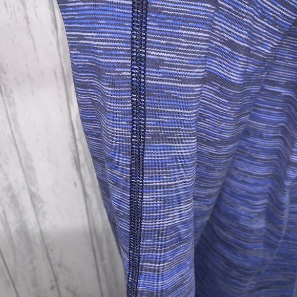 Womens Size 4-6 Lululemon Tank Blue EUC - Picture 4 of 4